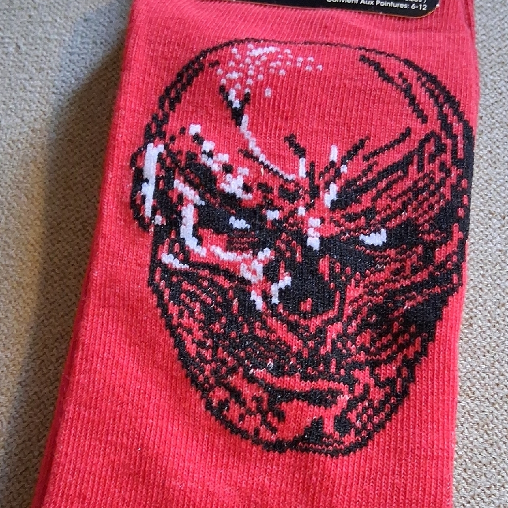 Stranger Things Red Graphic Socks - Picture 8 of 8